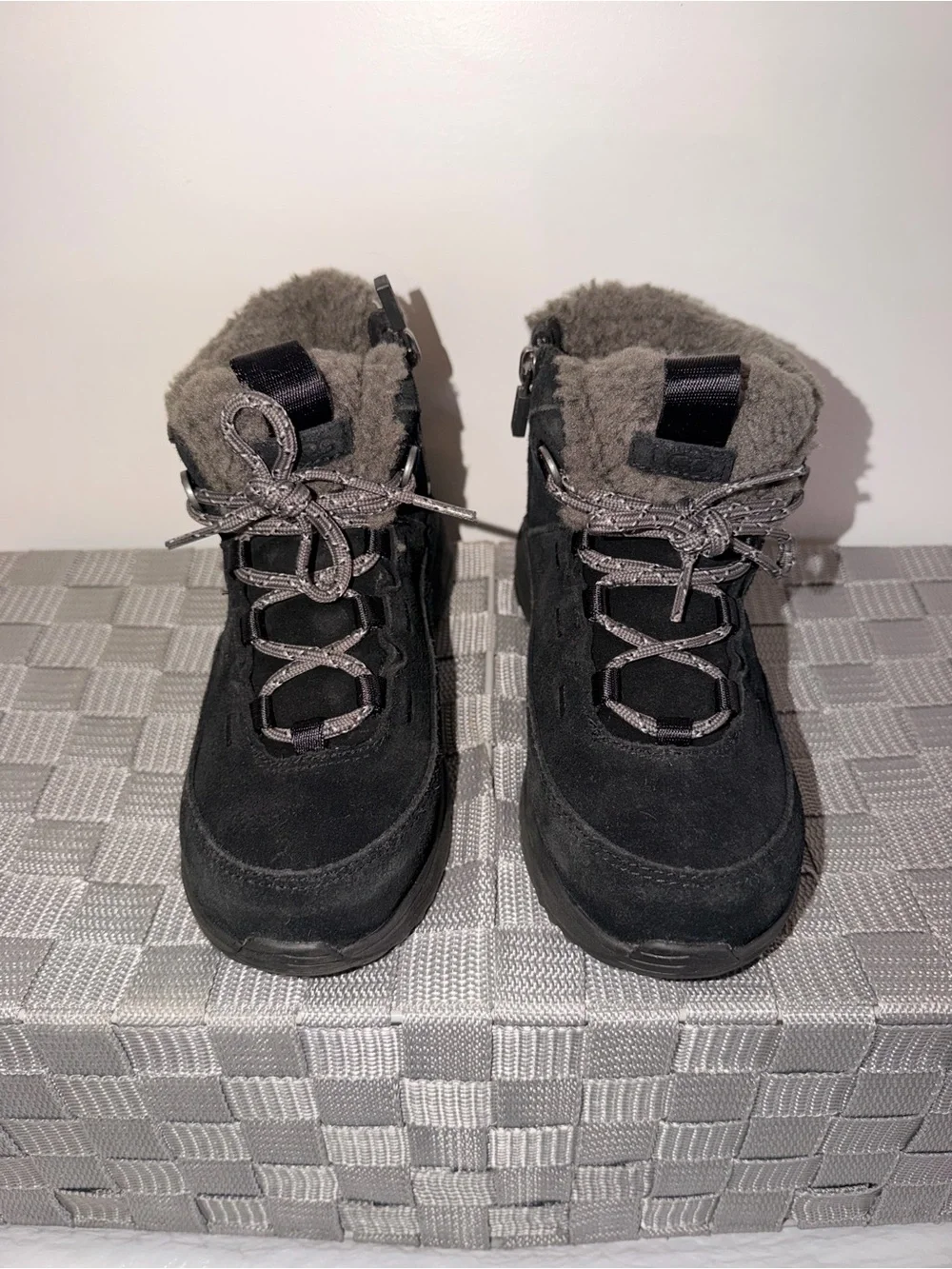 New UGG TerreTrail Cozy Lace Boots Black Waterproof Fur Lined Zip Boots Sz